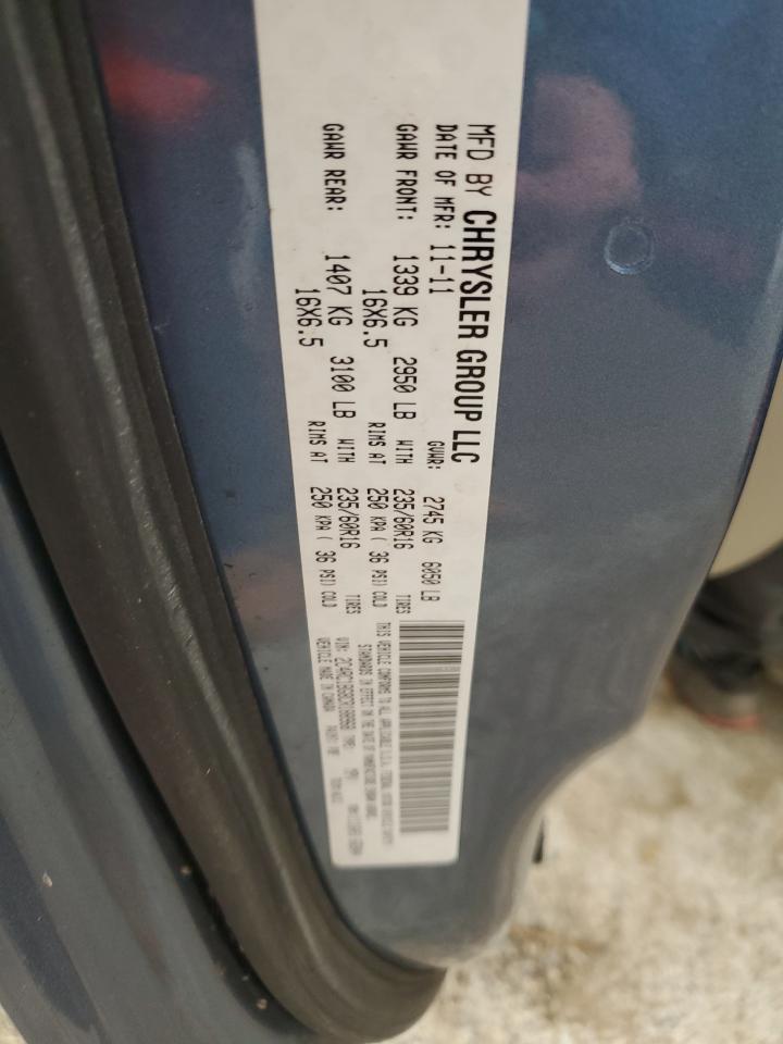 Chrysler Minivan Touring Image 11