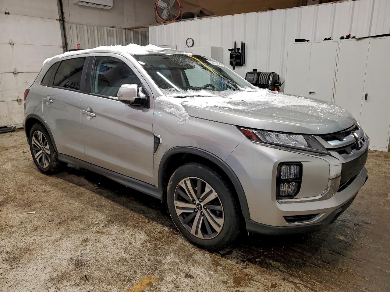 Mitsubishi Outlander Es Image 10