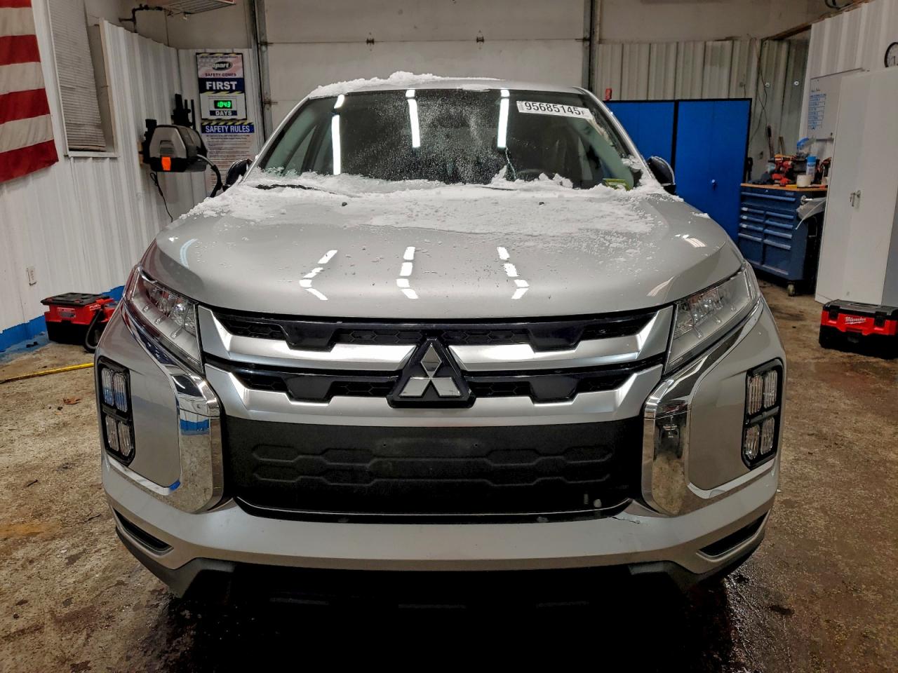 Mitsubishi Outlander Es Image 7