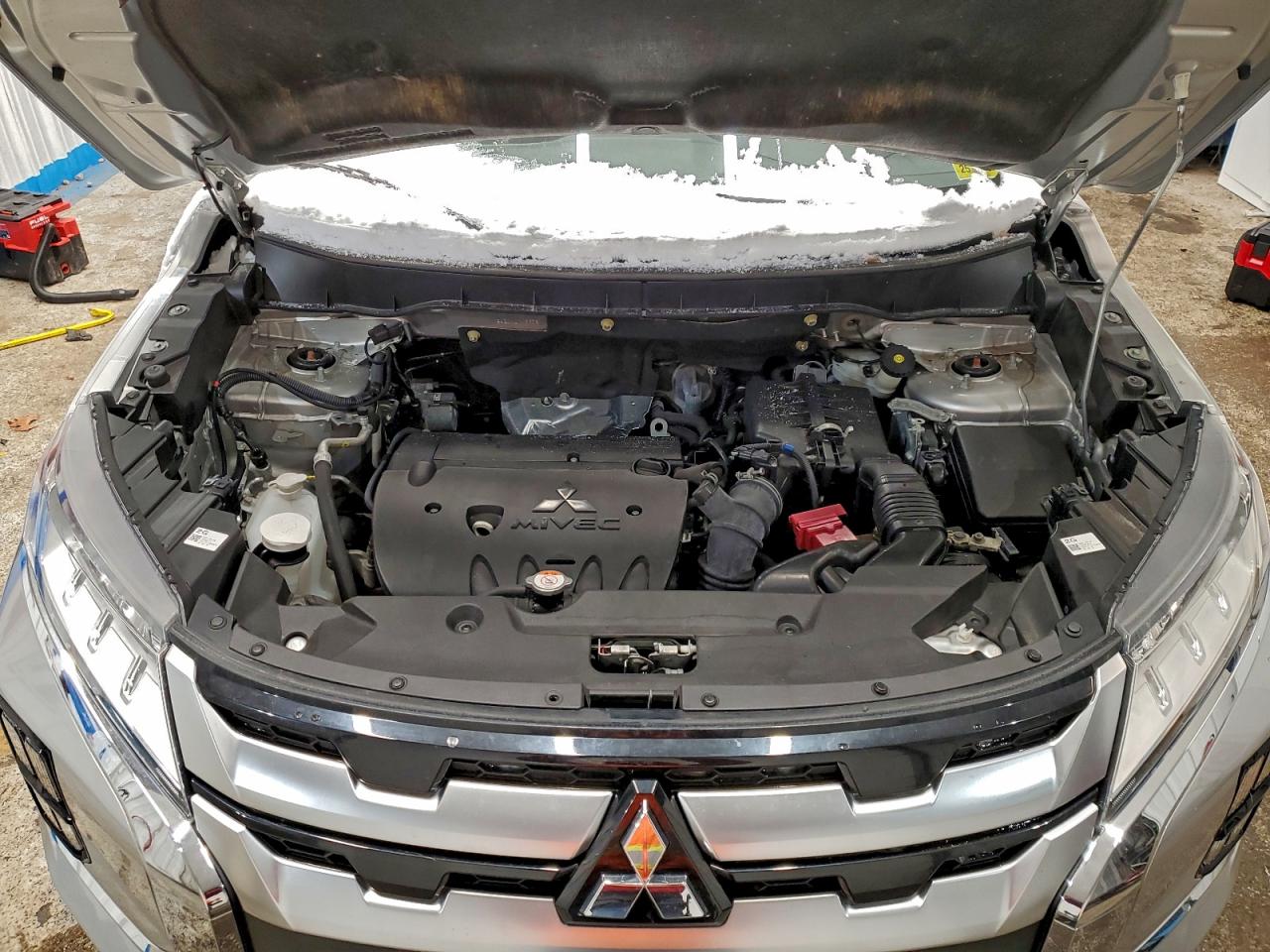 Mitsubishi Outlander Es Image 3