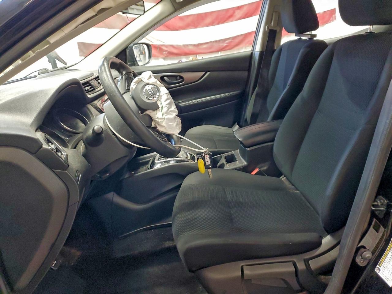 Nissan Rogue S Image 3