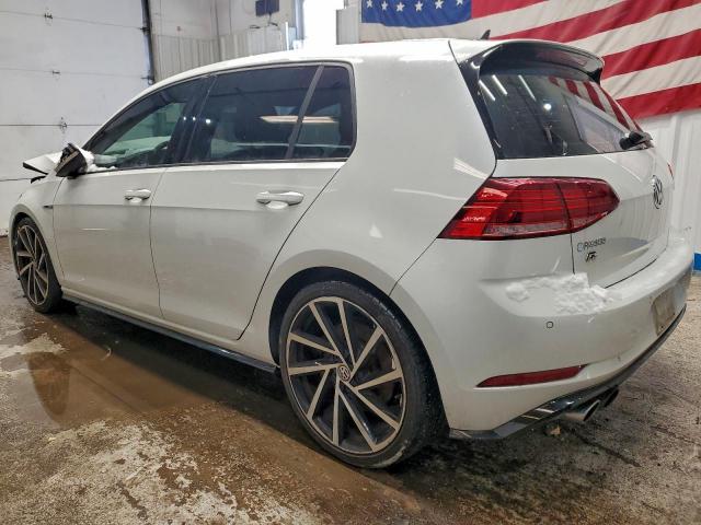 Volkswagen Golf Image 11