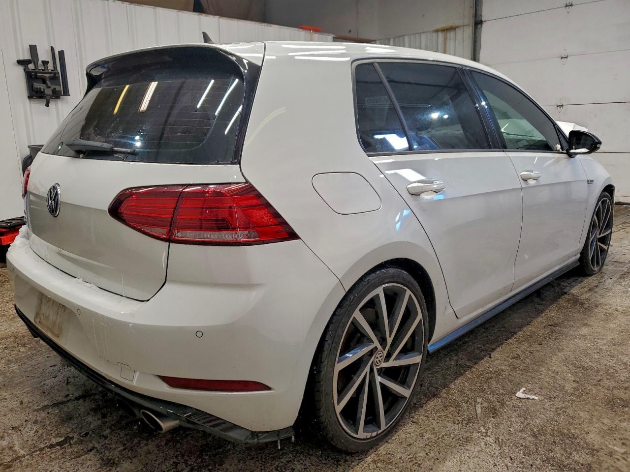 Volkswagen Golf Image 10
