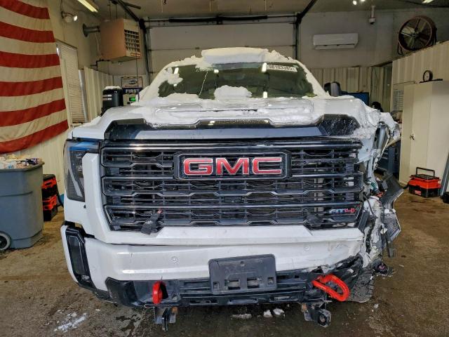 GMC Sierra K2500 At4 Image 6