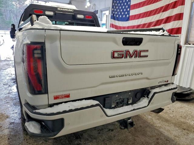 GMC Sierra K2500 At4 Image 5