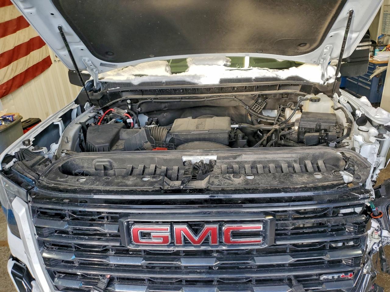 GMC Sierra K2500 At4 Image 8