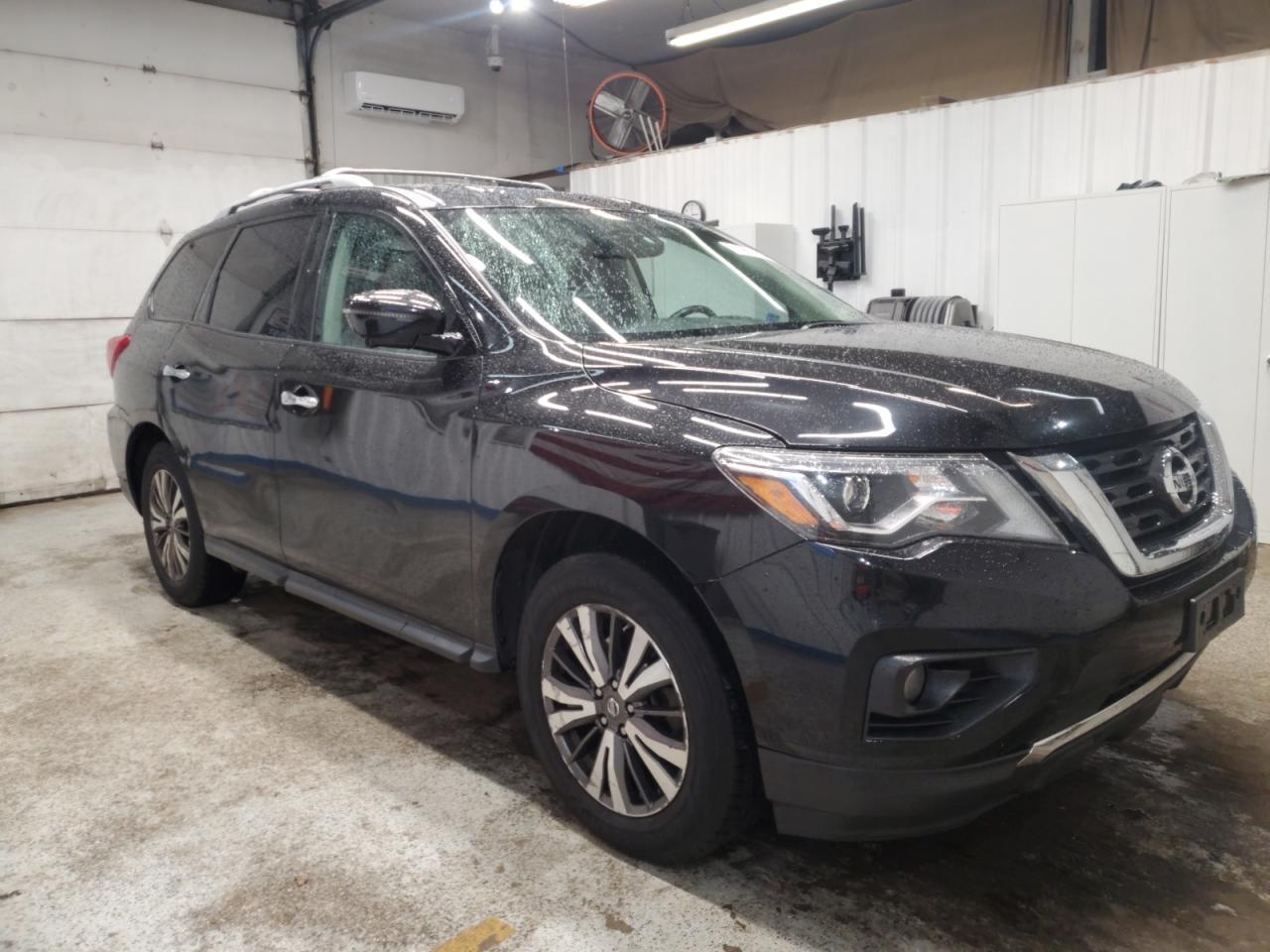 Nissan Pathfinder S Image 13