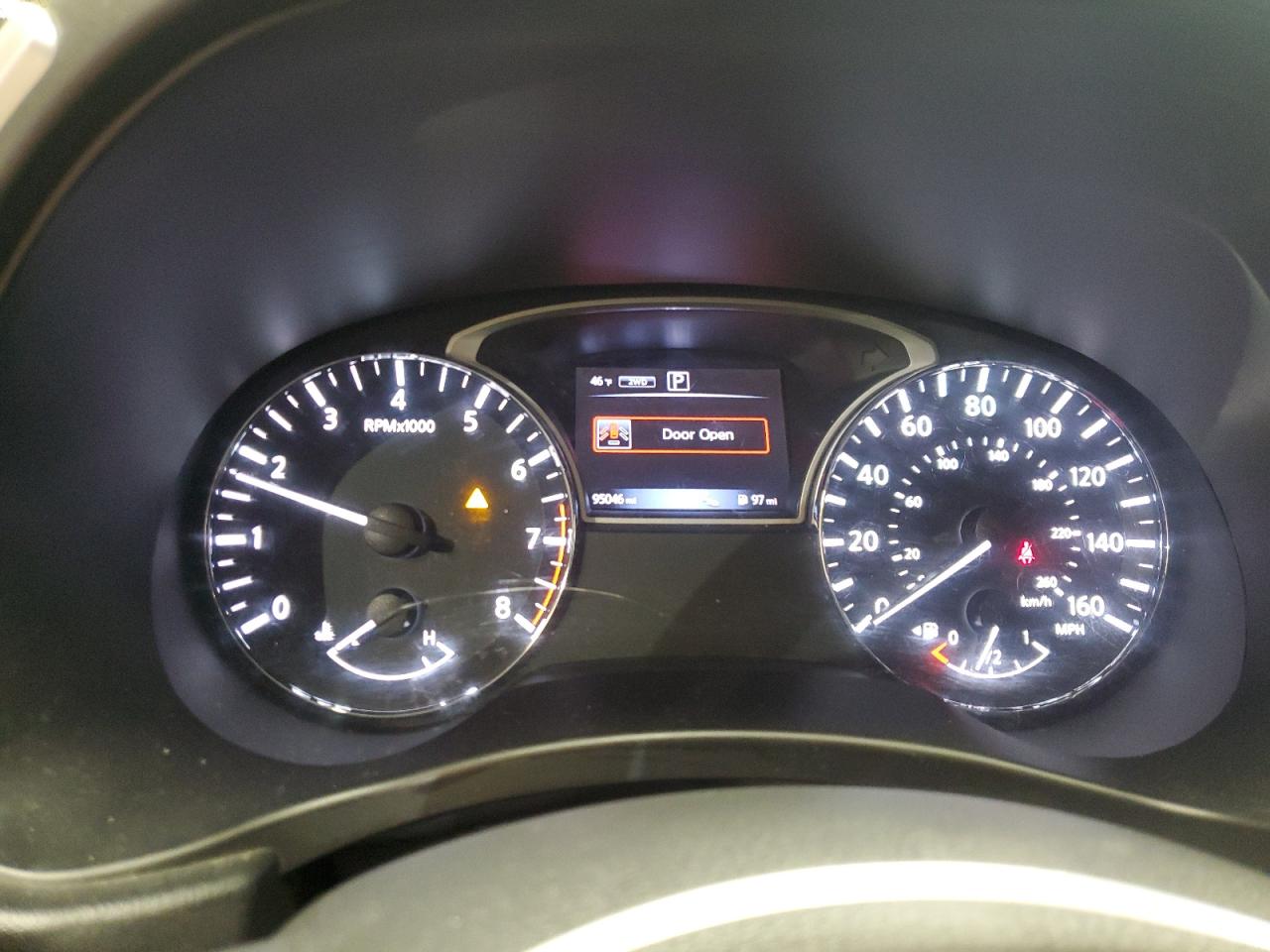 Nissan Pathfinder S Image 6