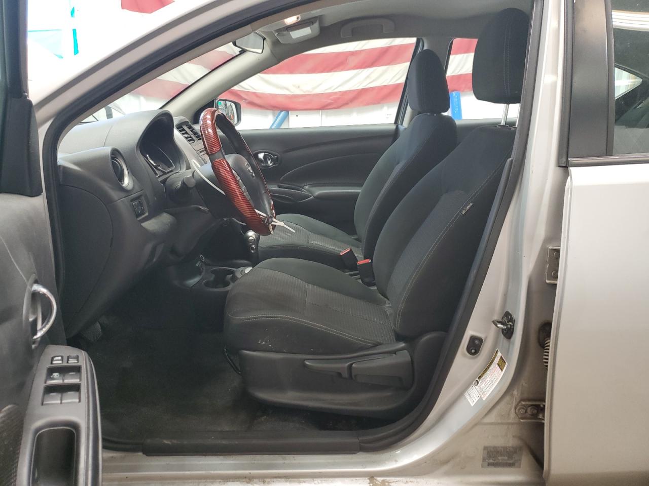 Nissan Versa S Image 10