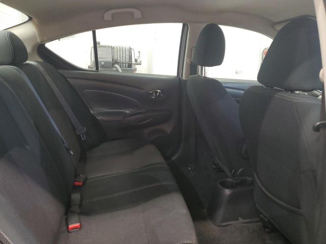Nissan Versa S Image 7
