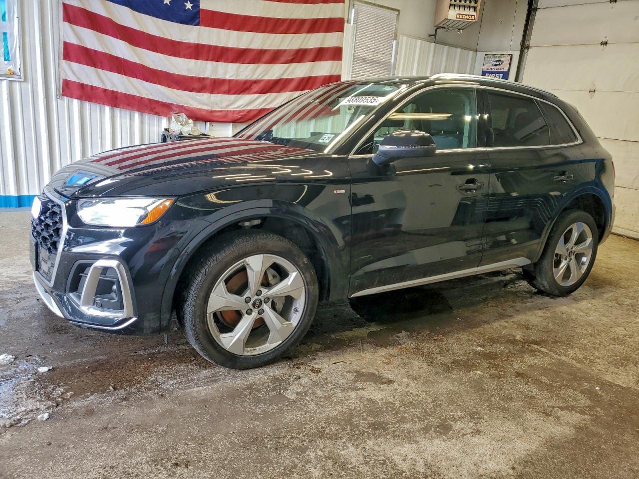 Audi Q5 Premium Plus 45 Image 1