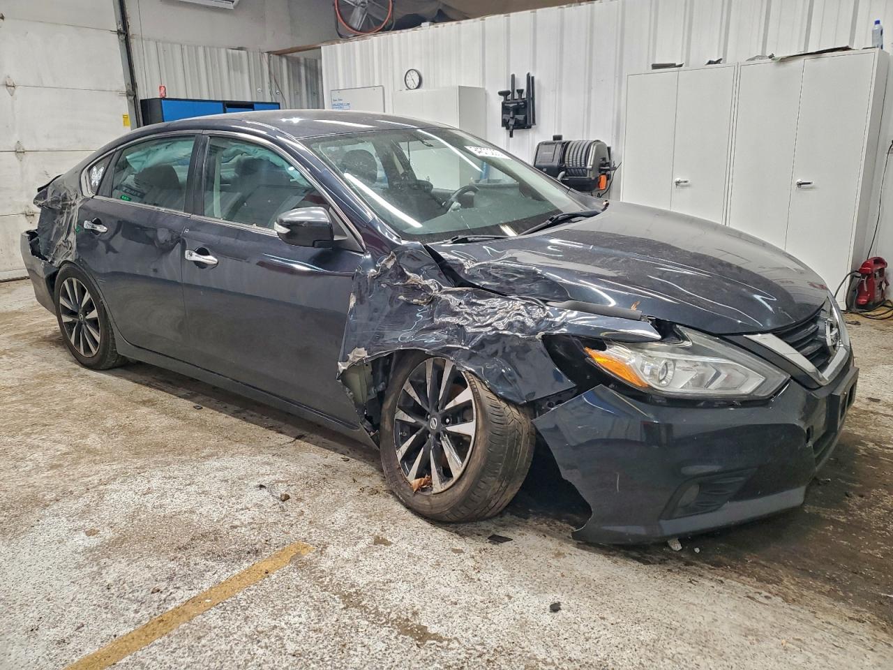 Nissan Altima 2.5 Image 2